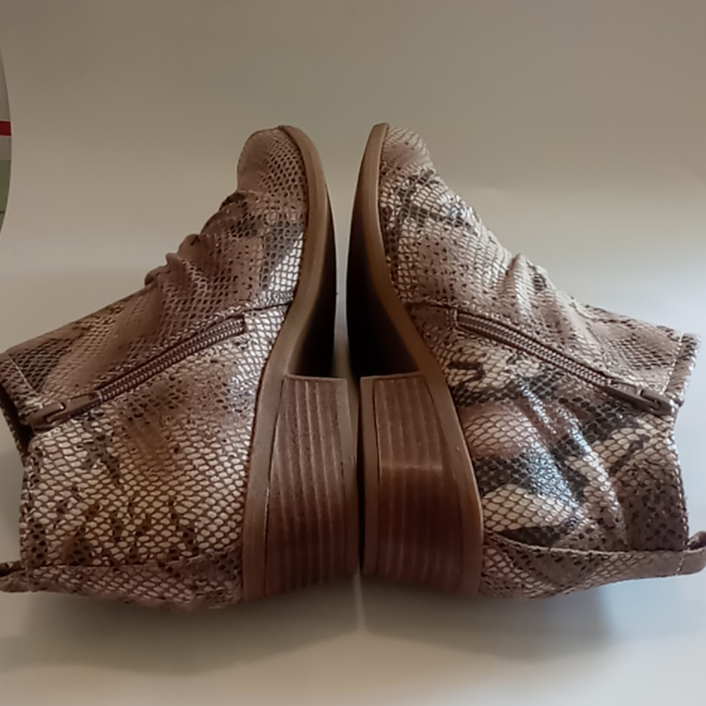 Baretraps Python Print Ankle Booties Sz 7.5 - image 5